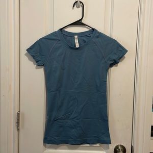 Athleta Momentum Tee